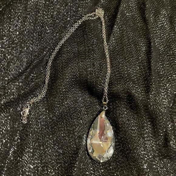 Glamorous, long, silver-tone necklace with sparkling clear pendant. - Picture 3 of 4